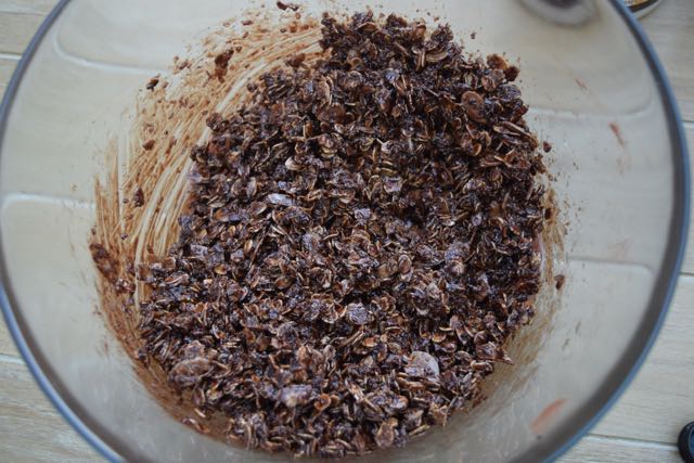 Chocolate-granola-recipe-lucyloves-foodblog