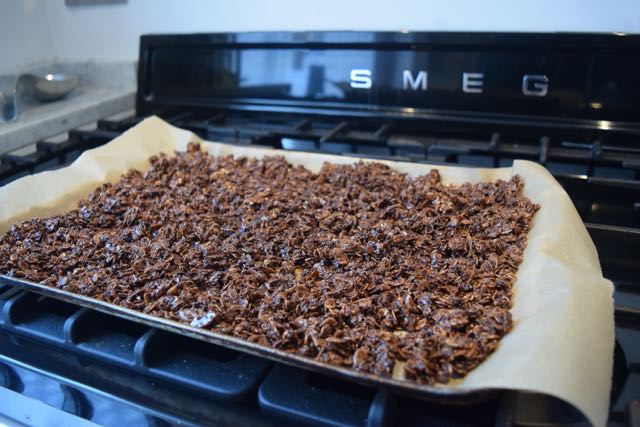 Chocolate-granola-recipe-lucyloves-foodblog