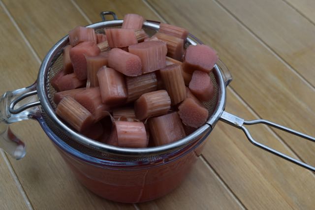 Rhubarb-gin-recipe-lucyloves-foodblog