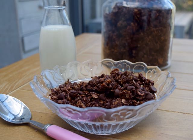 Chocolate-granola-recipe-lucyloves-foodblog