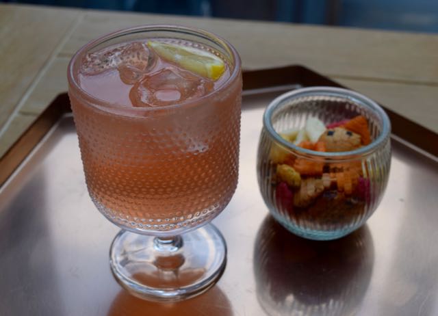 Rhubarb-gin-recipe-lucyloves-foodblog