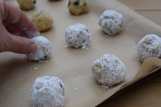 Sour-cherry-amaretti-recipe-lucyloves-foodblog