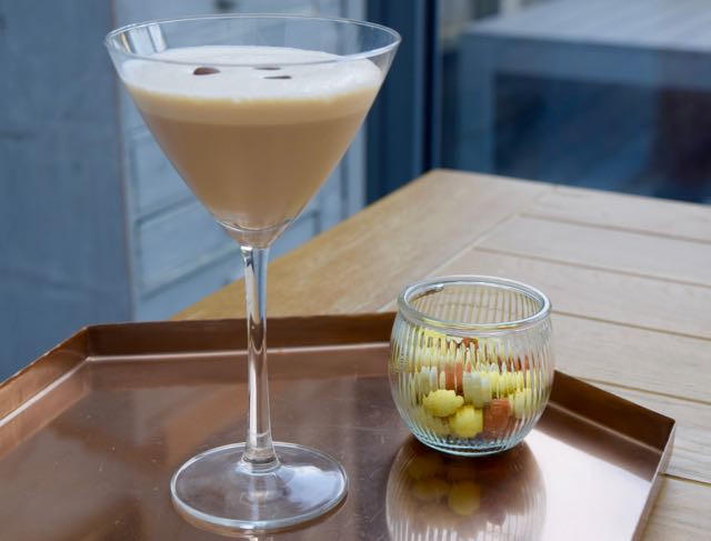 Flat-white-martini-recipe-lucyloves-foodblog