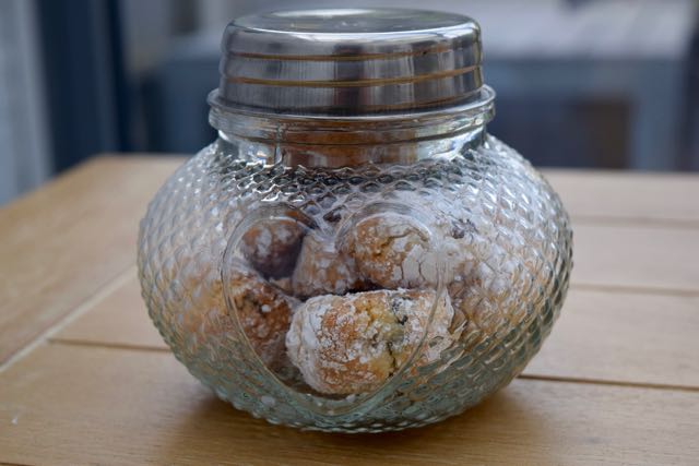 Sour-cherry-amaretti-recipe-lucyloves-foodblog