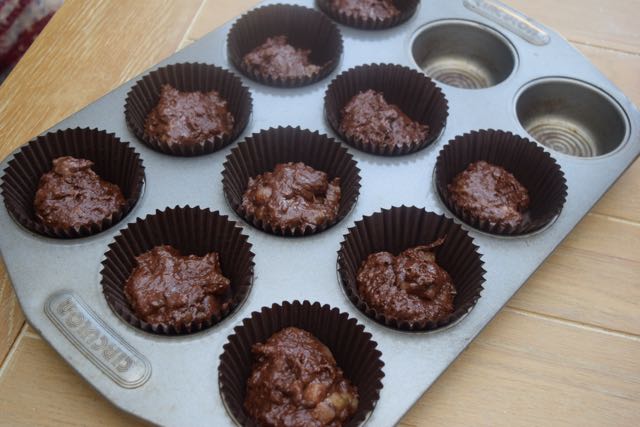 Healthy- Chocolate-banana-muffins-recipe-lucyloves-foodblog