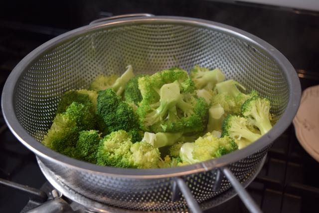 Sesame-chicken-broccoli-recipe-lucyloves-foodblog