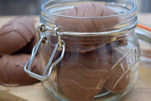 Chocolate-peanut-butter-eggs-recipe-lucyloves-foodblog