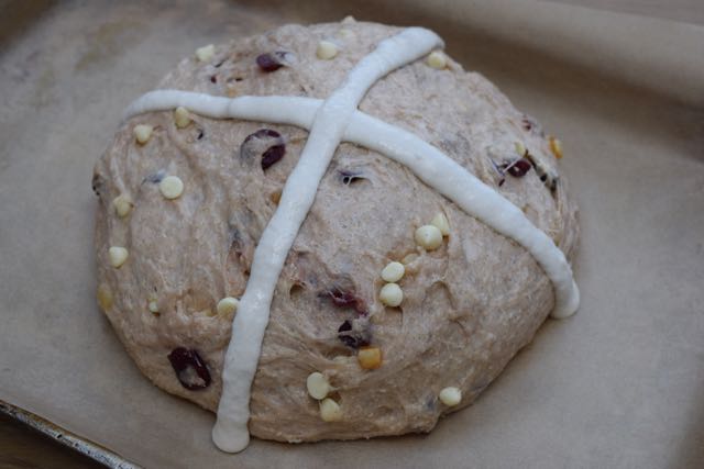 Giant-cranberry-white-chocolate-hot-cross-bun-recipe-lucyloves-foodblog