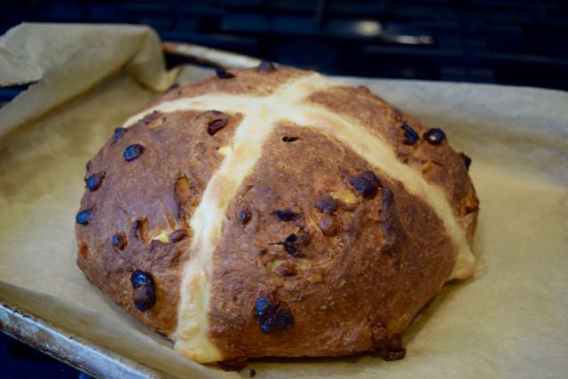 Giant-cranberry-white-chocolate-hot-cross-bun-recipe-lucyloves-foodblog