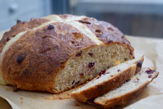 Giant-Cranberry-White-Chocolate-Hot-Cross-Bun-recipe-lucyloves-foodblog