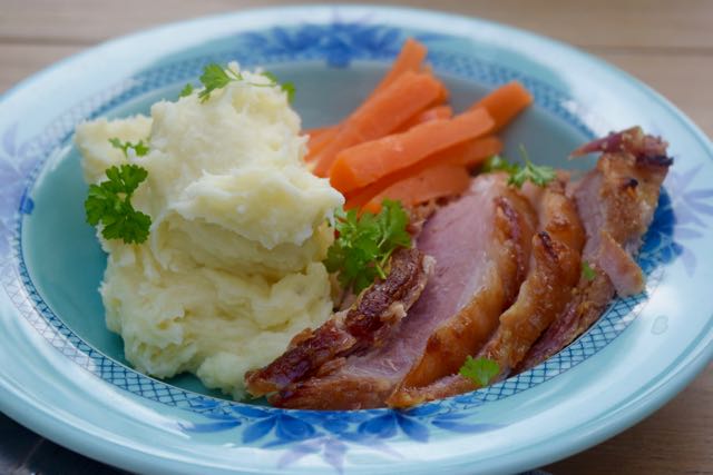 Brown-sugar-mustard-glazed-ham-recipe-lucyloves-foodblog