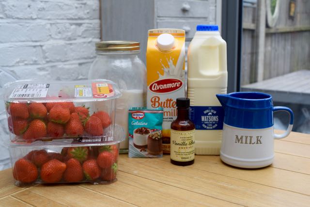 Strawberry -buttermilk-panna-cotta-recipe-lucyloves-foodblog