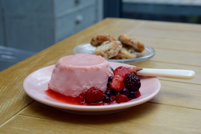 Strawberry-buttermilk-panna-cotta-recipe-lucyloves-foodblog