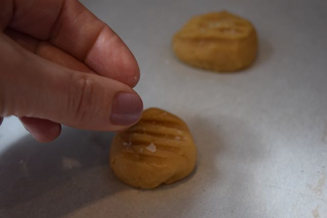 Sea-salt-peanut-butter-biscuits-recipe-lucyloves-foodblog