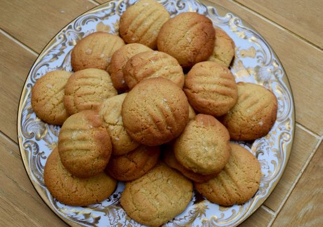 Sea-salt-peanut-butter-biscuits-recipe-lucyloves-foodblog