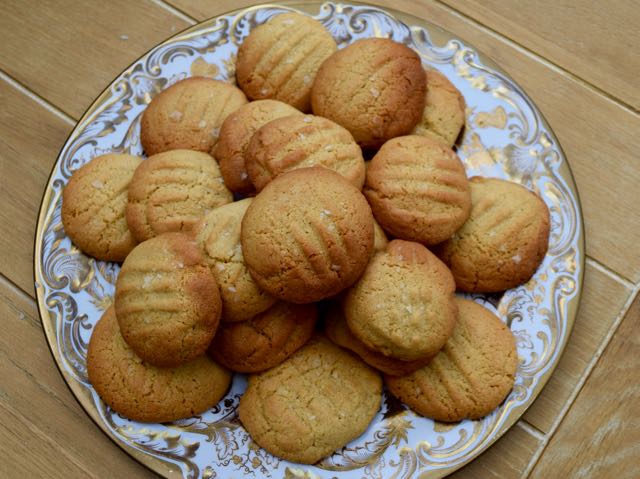 Sea-salt-peanut-butter-biscuits-recipe-lucyloves-foodblog