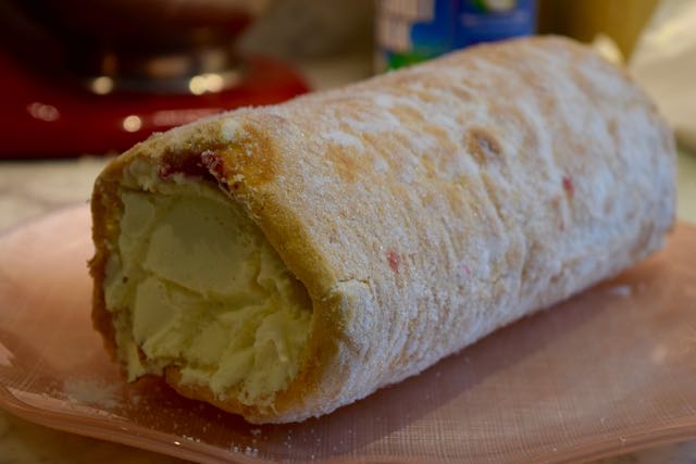 Arctic-roll-recipe-lucyloves-foodblog