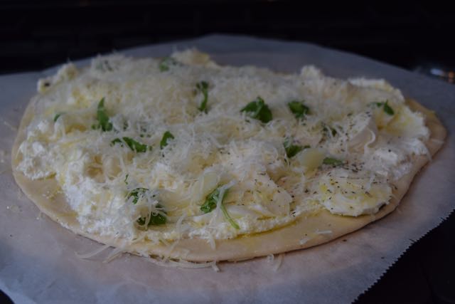 No-knead-white-pizza-recipe-lucyloves-foodblog