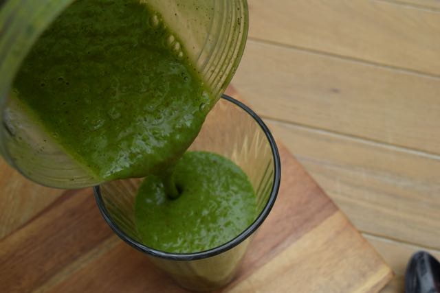 Green-Mint-Choc-Chip-smoothie-recipe-lucyloves-foodblog