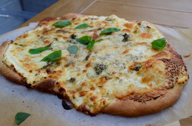 No-knead-white-pizza-recipe-lucyloves-foodblog