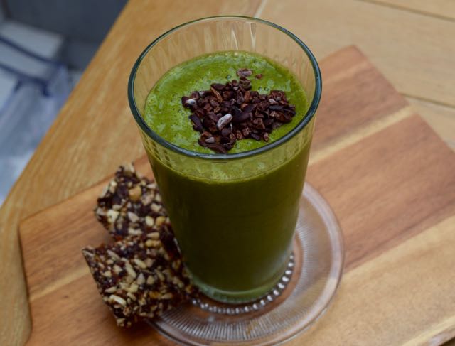 Green-Mint-Choc-chip-smoothie-recipe-lucyloves-foodblog