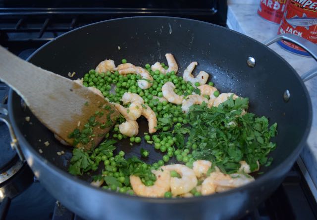 Garlic-prawns-peas-recipe-lucyloves-foodblog