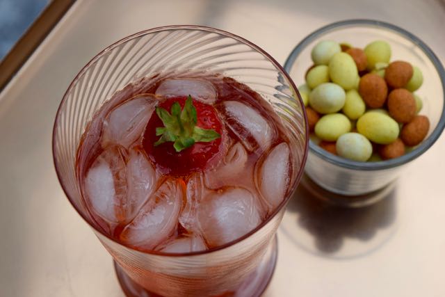 Homemade-strawberry-gin-recipe-lucyloves-foodblog