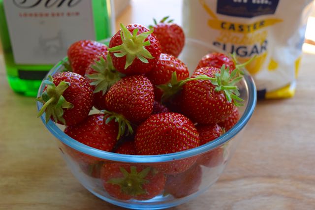 Homemade-strawberry-gin-recipe-lucyloves-foodblog