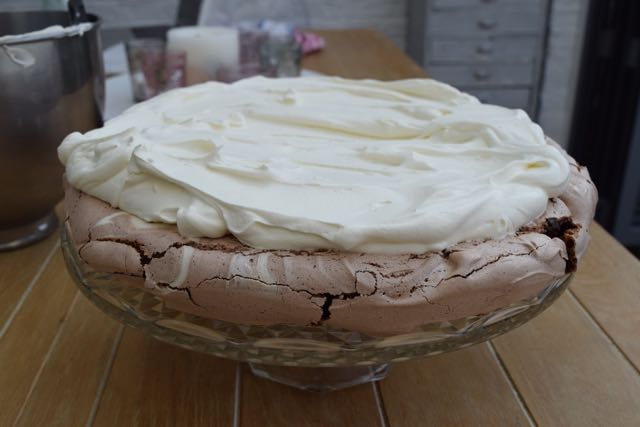 Raspberry-chocolate-pavlova-recipe-lucyloves-foodblog