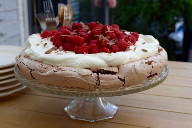 Raspberry-chocolate-pavlova-recipe-lucyloves-foodblog