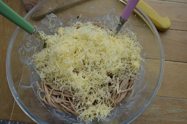 Spaghetti-carbonara-pie-recipe-lucyloves-foodblog