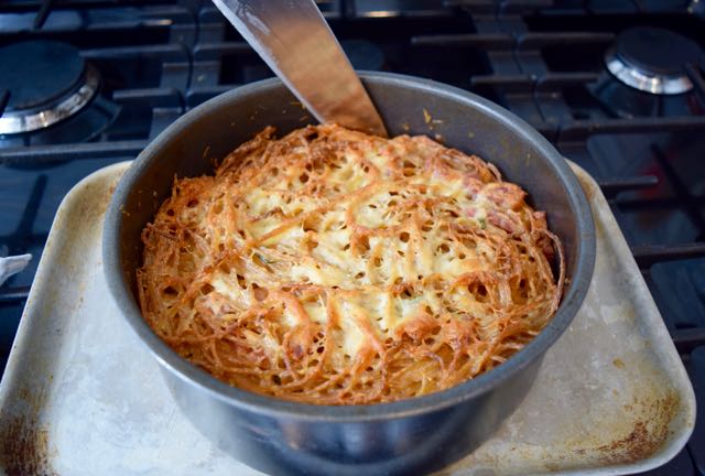 Spaghetti-carbonara-pie-recipe-lucyloves-foodblog