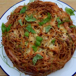Spaghetti-carbonara-pie-recipe-lucyloves-foodblog