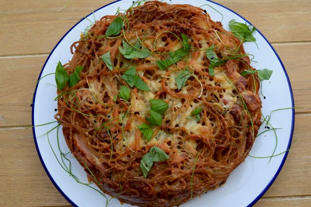 Spaghetti-carbonara-pie-recipe-lucyloves-foodblog