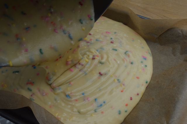 One-bowl-sprinkle-cake-recipe-lucyloves-foodblog