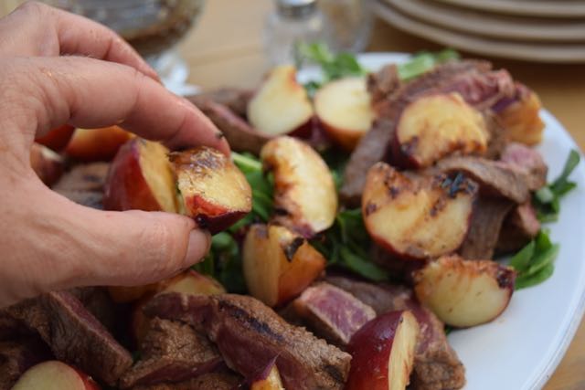 Steak-roasted-peach-summer-salad-recipe-lucyloves-foodblog