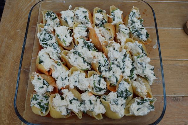 Spinach-three-cheese-stuffed-shells-recipe-lucyloves-foodblog