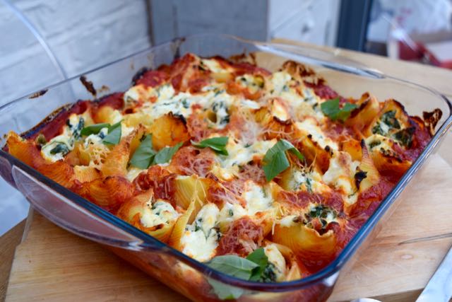 Spinach-three-cheese-stuffed-shells-recipe-lucyloves-foodblog