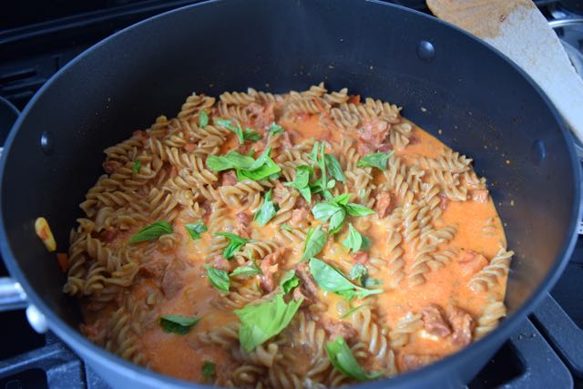 One-pot-chorizo-pasta-recipe-lucyloves-foodblog