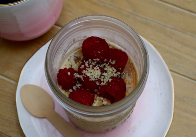 Peanut-butter-raspberry-fridge-porridge-recipe-lucyloves-foodblog