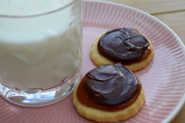 Chocolate-Caramel-Twix-style-recipe-lucyloves-foodblog