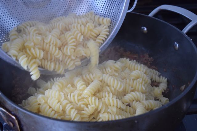 Ragu-fusilli-pasta-recipe-lucyloves-foodblog