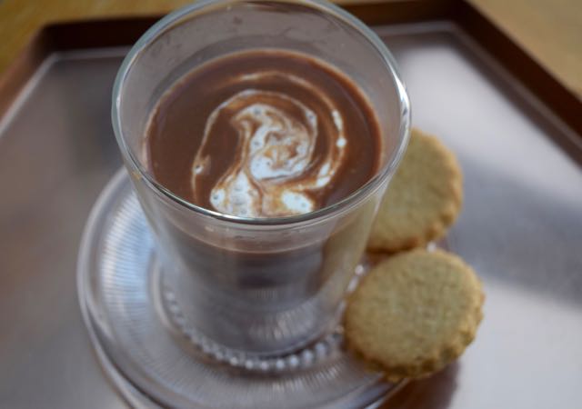 Caramel-rum-hot-chocolate-recipe-lucyloves-foodblog