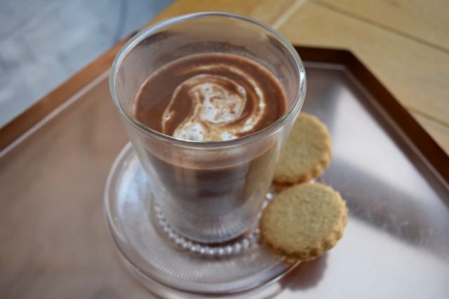 Rum-caramel-hot-chocolate-recipe-lucyloves-foodblog