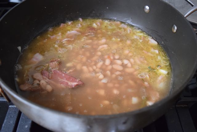 White-Bean-Bacon-Truffle-soup-recipe-lucyloves-foodblog