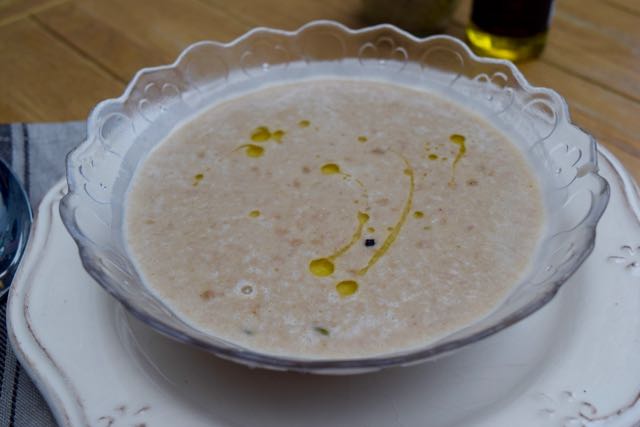 White-bean-bacon-truffle-soup-recipe-lucyloves-foodblog