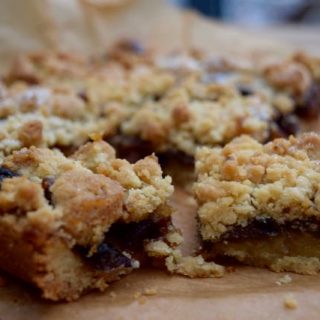 Mincemeat-crumble-squares-recipe-lucyloves-foodblog