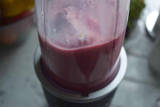 Beetroot-raspberry-smoothie-recipe-lucyloves-foodblog