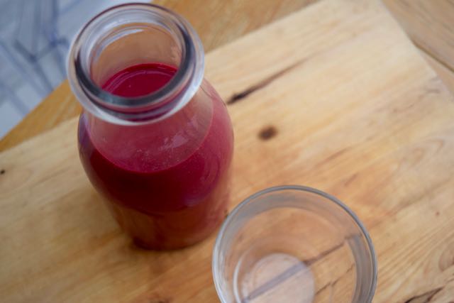 Beetroot-raspberry-smoothie-recipe-lucyloves-foodblog