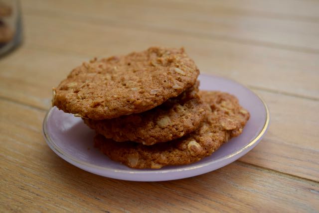 Ginger-oat-crunchies-recipe-lucyloves-foodblog